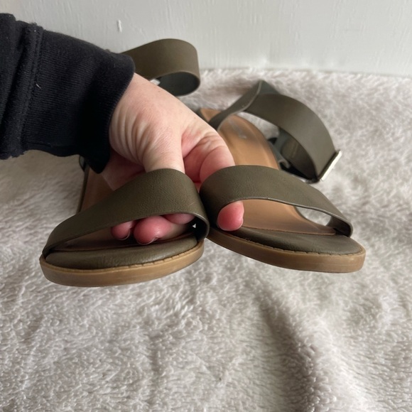 Soda block heel green vegan leather sandals - Picture 8 of 8